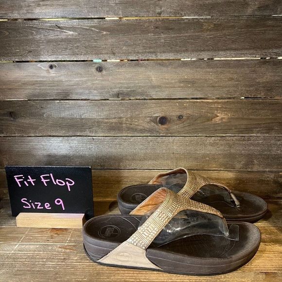 Womens FitFlop Chada Brown Leather Thong Jeweled Flip Flops Sandals Size 9 M GUC - Picture 1 of 6